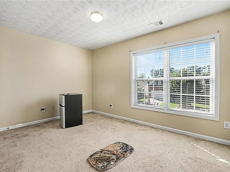 375 Clairidge Ln — Photo 23