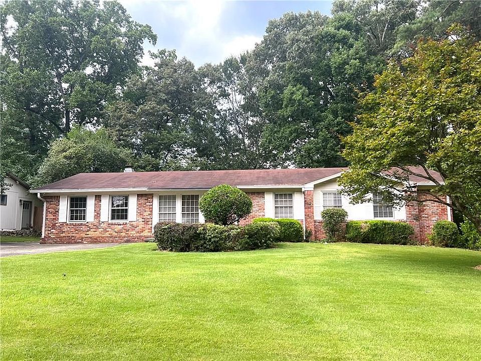 1st image of 2215 Marann Dr