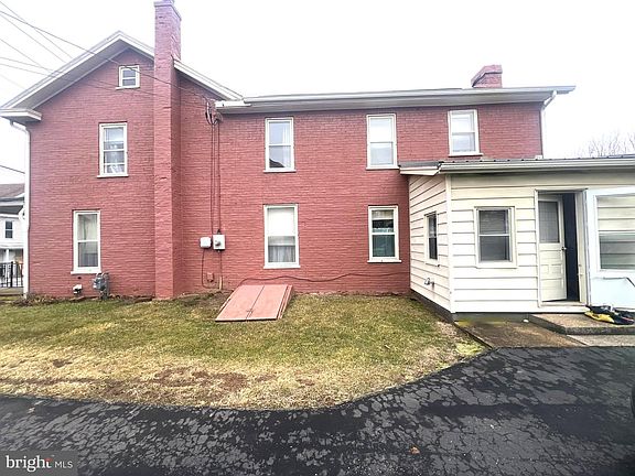4th image of 166 W Main St