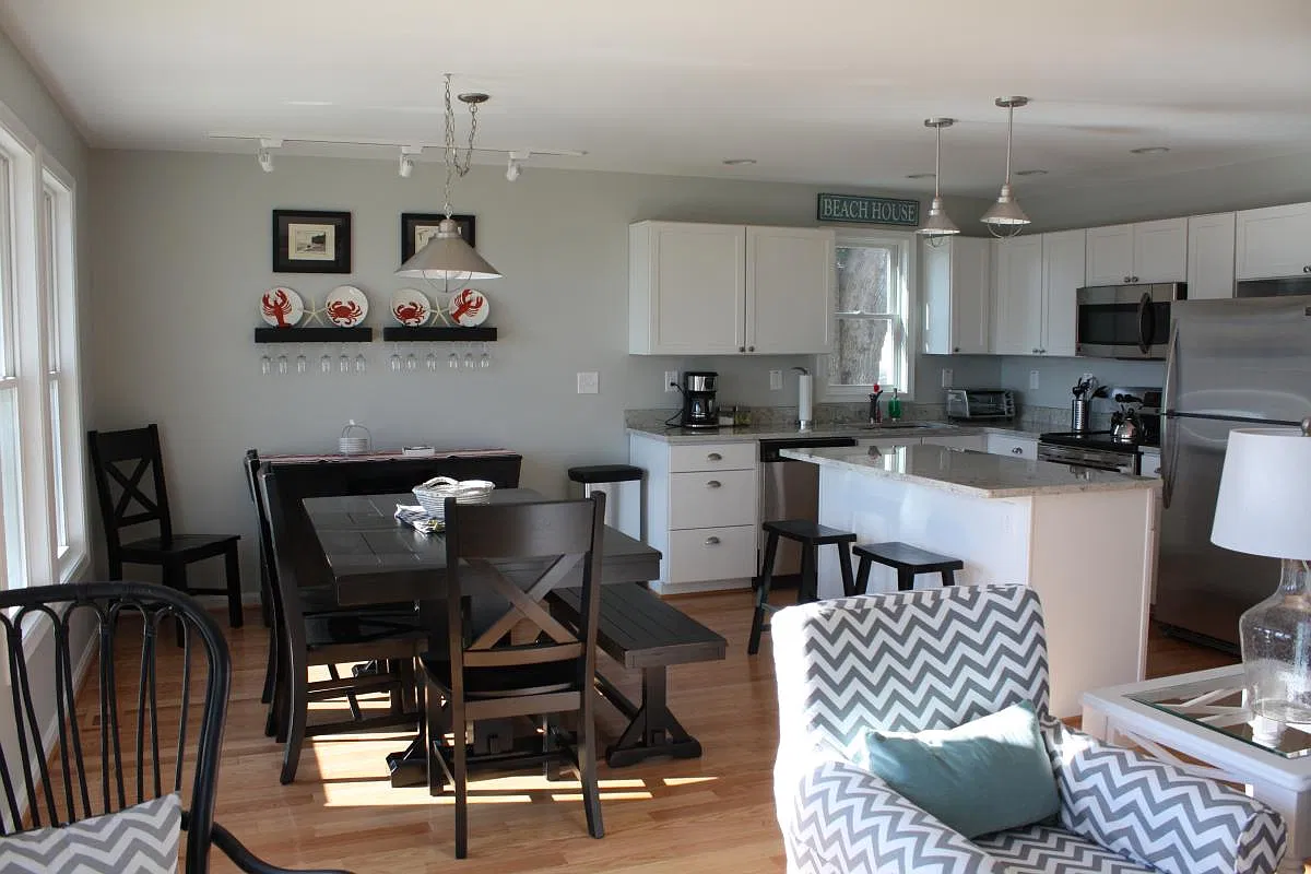 3 bed, 2.5 bath, 1560 sqft, $2,800 — Photo 3