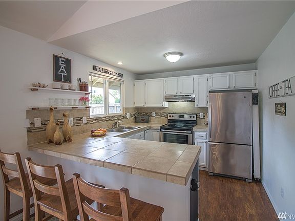 4th image of 5615 Mount Adams St SE