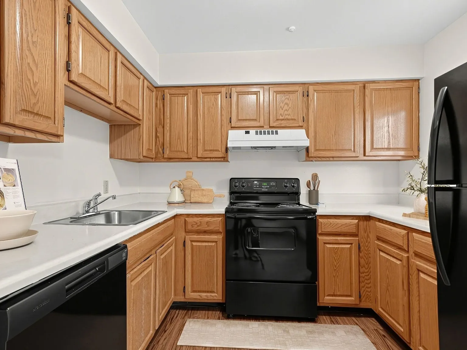 Vandenburgh Place Apartments, an Eagle Rock Community — Photo 2