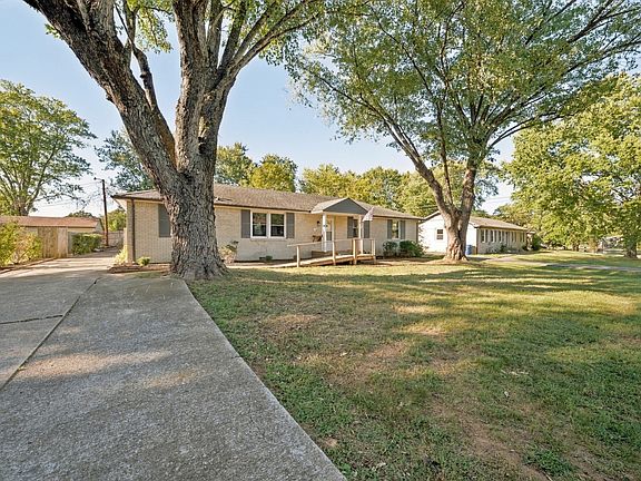 2nd image of 210 Nottingham Pl