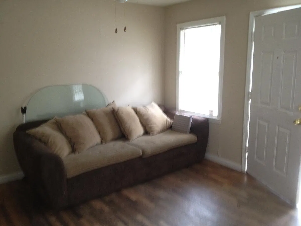 3 bed, 1200 sqft, $1,750 — Photo 2