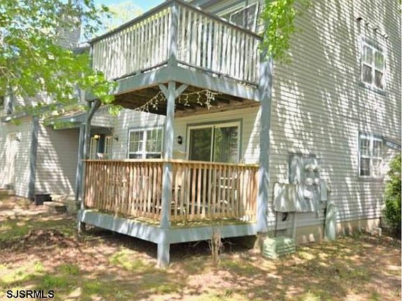 3rd image of 20 Oyster Bay Rd APT H