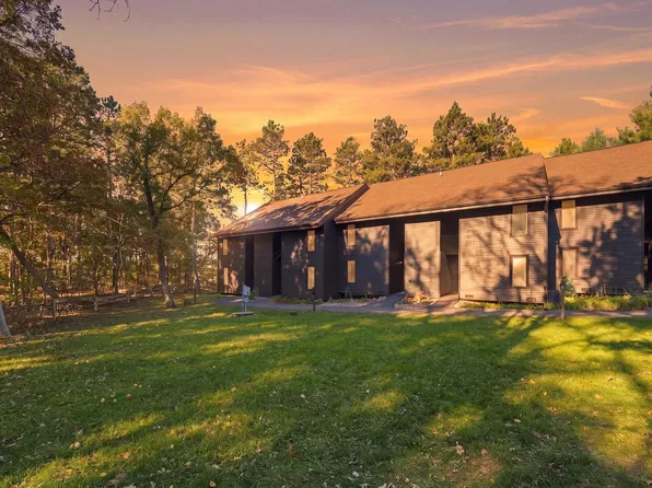 10 Walnut Trl, Wisconsin Dells, WI 53965