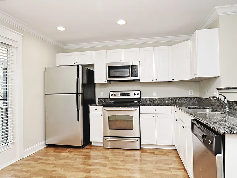 1850 Candlewood Ct #206 — Photo 4