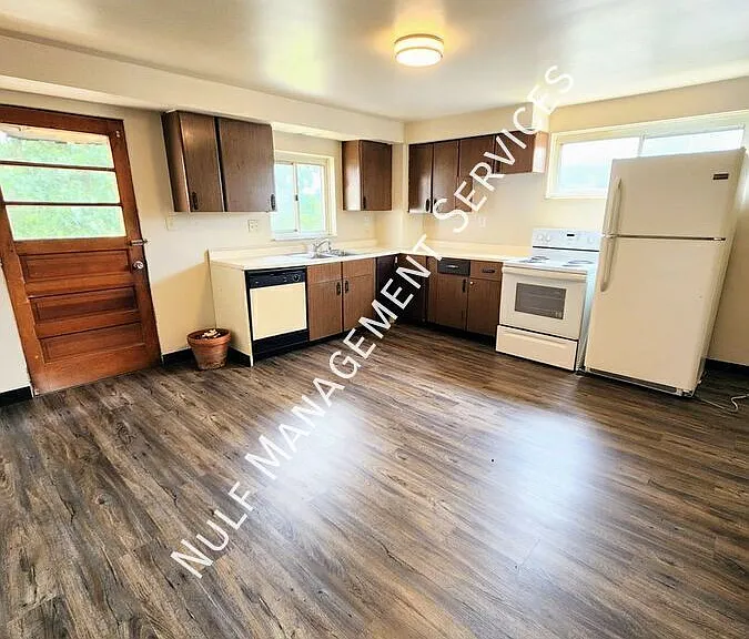 1815 Leolyn St — Photo 1