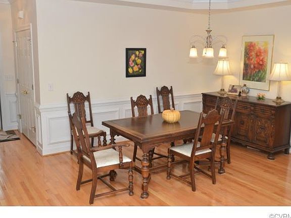 4th image of 9394 Charter Lake Dr