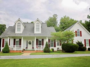 1432 Eagle Crest Rd, Camp Creek, WV 25820