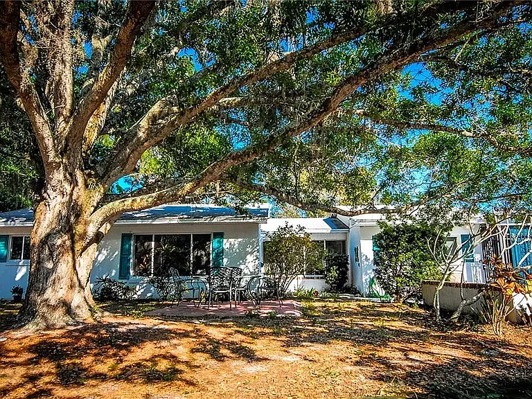 4900 Caesar Way S — Photo 1