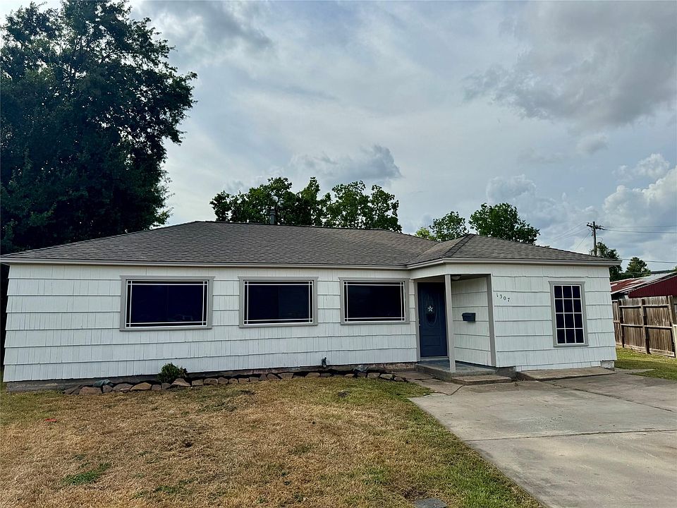 1st image of 1307 Armor Ave