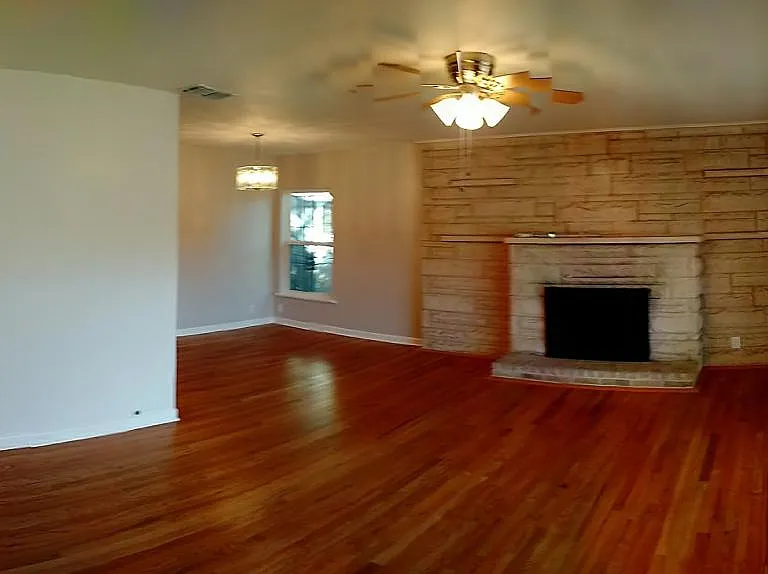 Living room & dining area