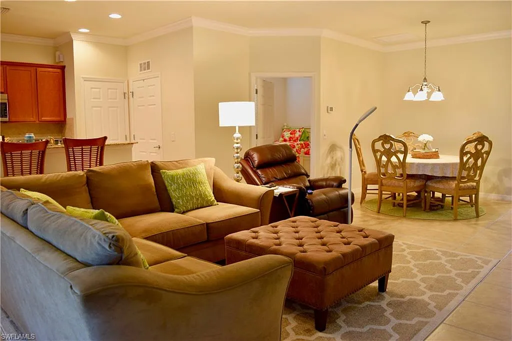 3 bed, 3.0 bath, 1901 sqft, $6,500 — Photo 4