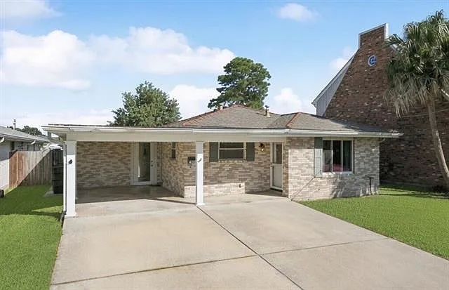 4009 Newlands St — Photo 1