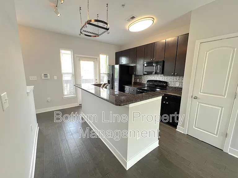 841 Seigle Point Dr — Photo 15