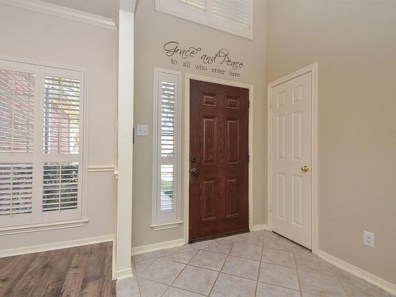 5th image of 1114 Columbia Ct