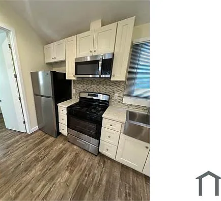 2401 W 10th St #2403.5 — Photo 8