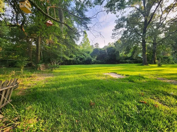 318 W 1st St, Midway, GA 31320