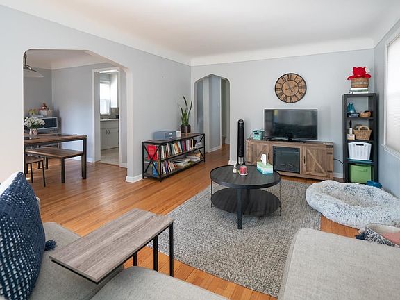 3rd image of 1005 N Blair Ave