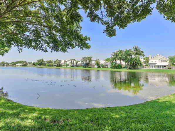 897 Dickens Pl, West Palm Beach, FL 33411