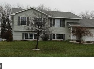 215 Gloria Ave, Green Isle, MN 55338