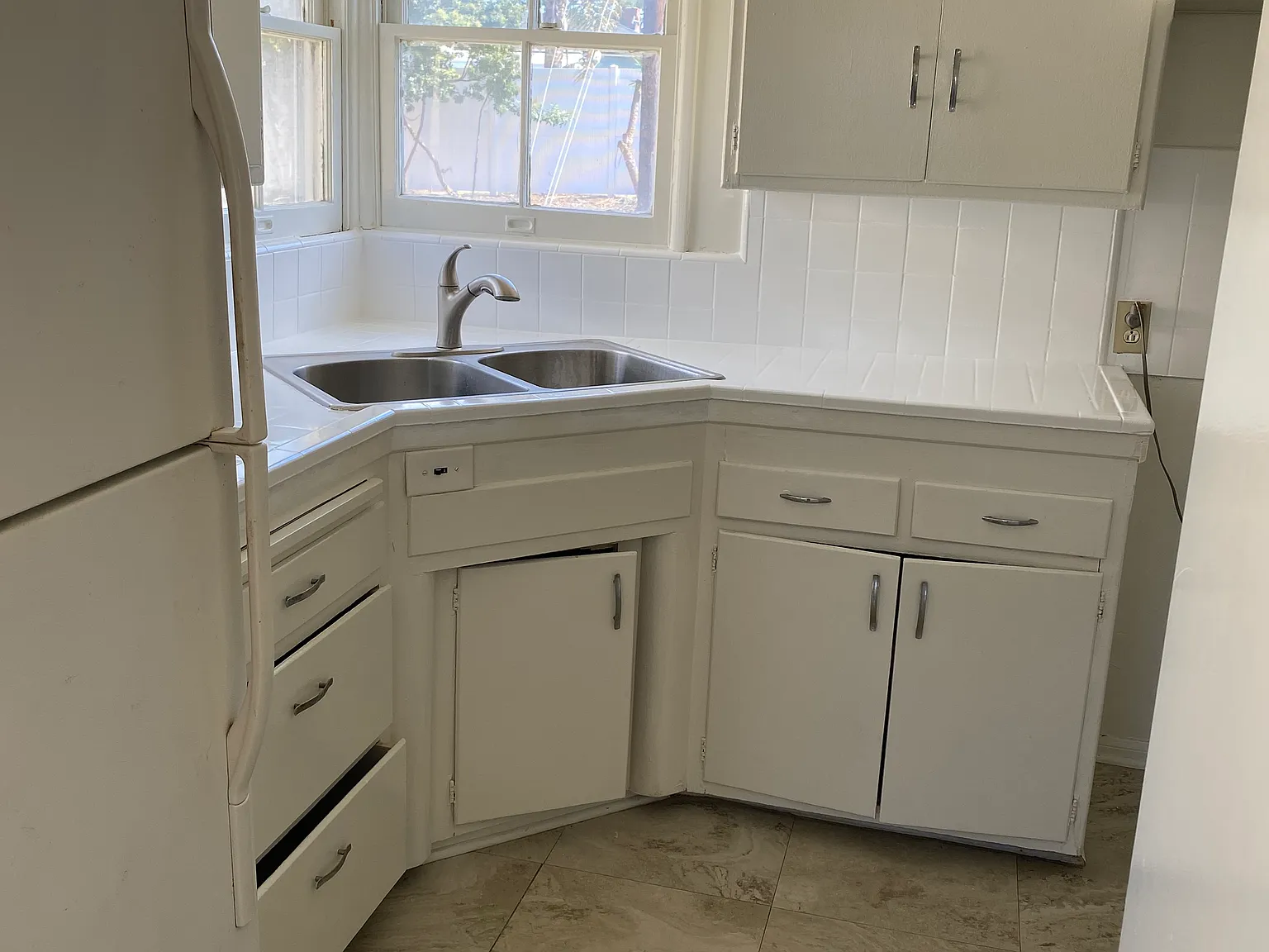 2 bed, 1000 sqft, $2,300 — Photo 1