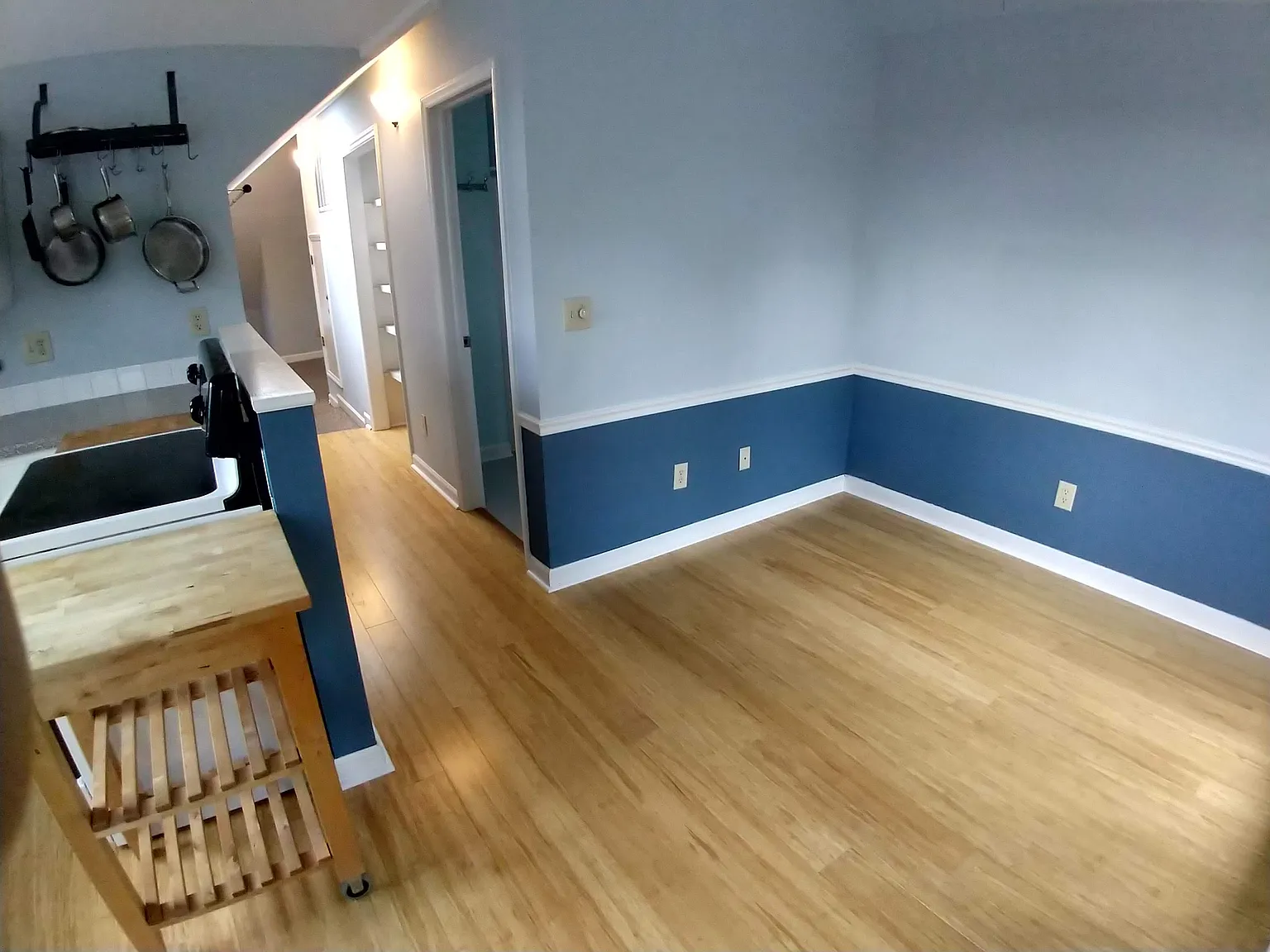 1 bed, 766 sqft, $1,100 — Photo 3