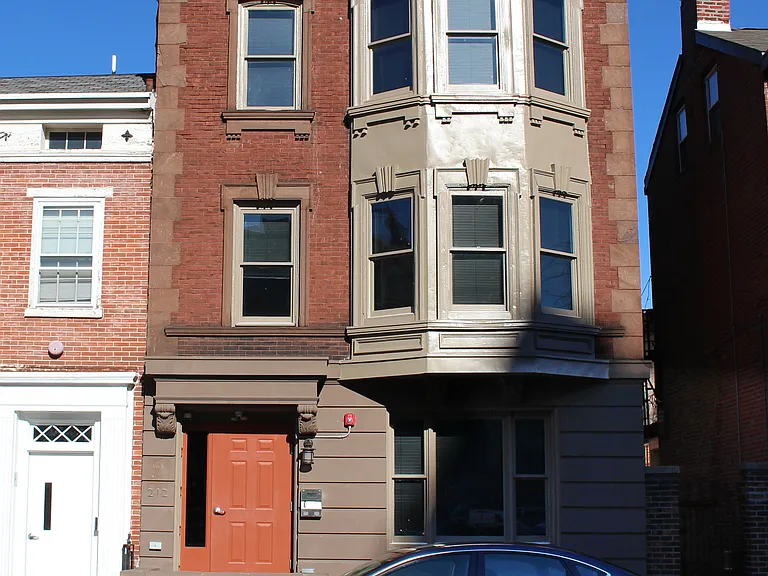 212 E Hanover St #C — Photo 1