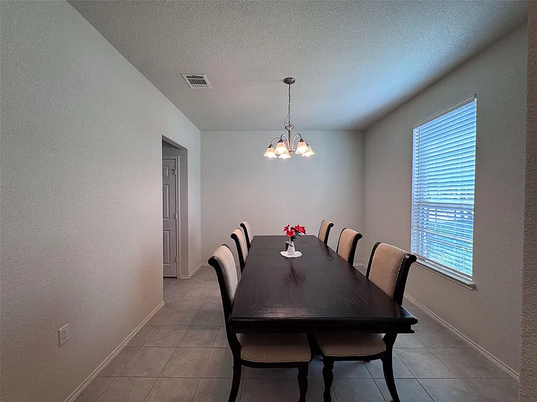 11905 Reindeer Dr — Photo 2