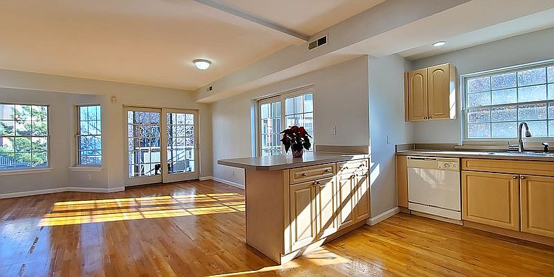 1st image of 50 Patricia Ln #101