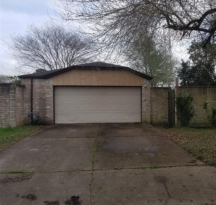 1st image of 10618 Buffalo Bend Dr