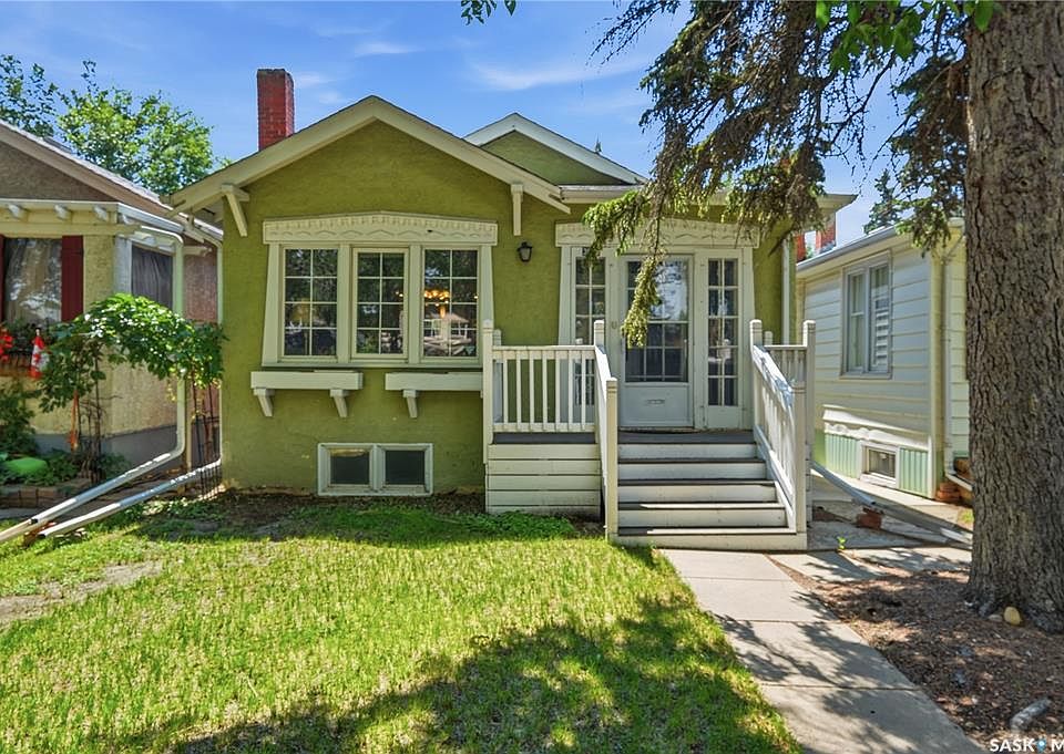 1st image of 3625 Victoria AVENUE
