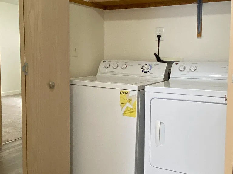 Canyon Ridge Apartments — Photo 14