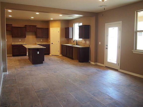 5th image of 304 Stetson Dr
