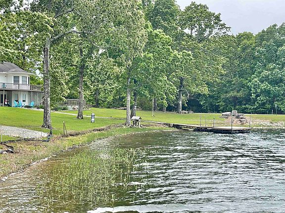 4th image of 408 S Shore Dr