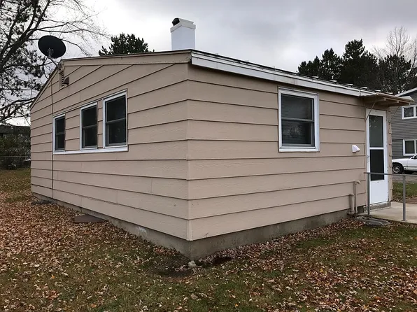 28 Ash Blvd, Babbitt, MN 55706