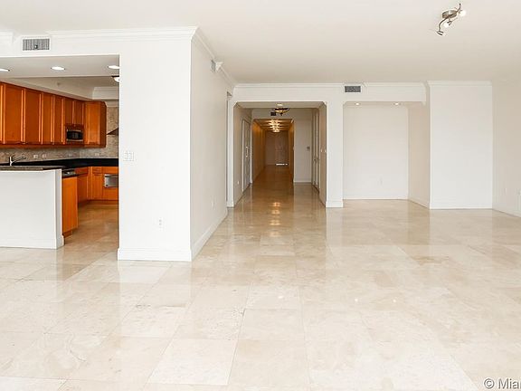 4th image of 3201 NE 183rd St APT 1902