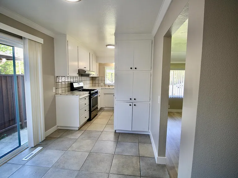 2085 La Con Ct — Photo 1