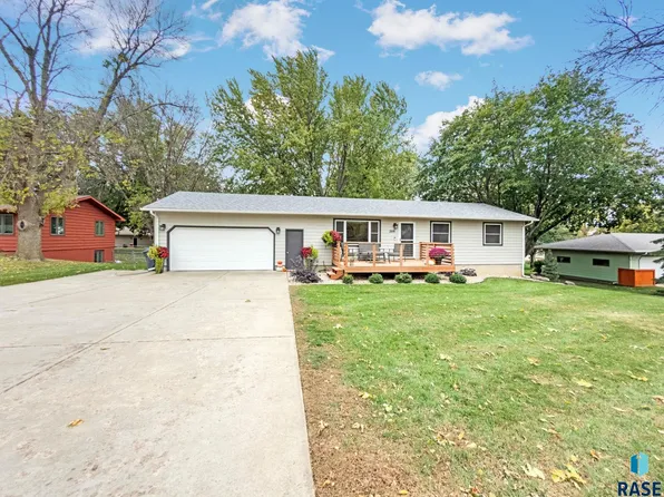 209 E 5th St, Crooks, SD 57020