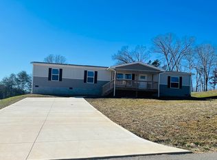 306 Bungalow Dr, Dandridge, TN 37725