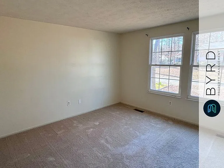 2411 Carriage Creek Rd — Photo 7