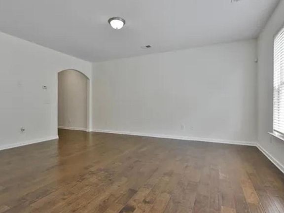 3rd image of 259 Stillwood Dr