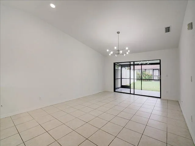 3 Fawlkland Cir — Photo 5