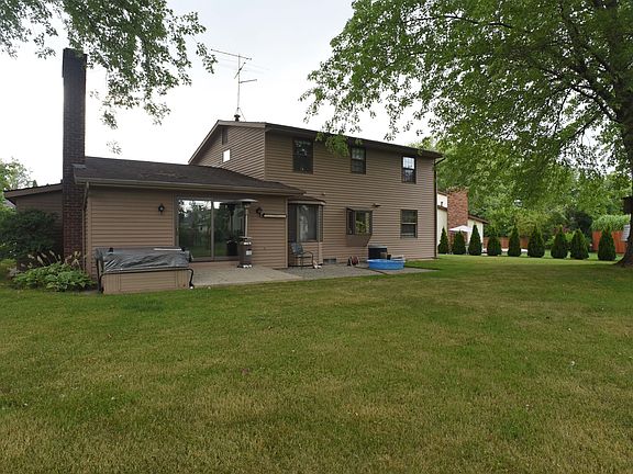 2nd image of 1109 Colonial Ct