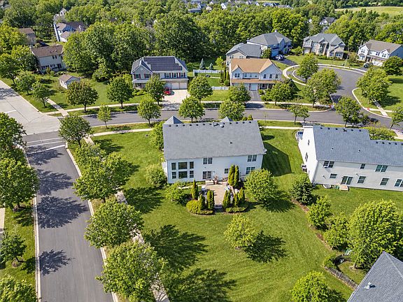 2nd image of 829 Lindsey Ln