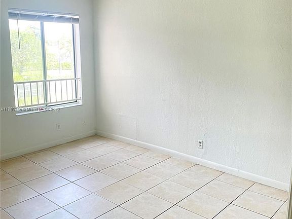 4th image of 3310 Pinewalk Dr N APT 1833