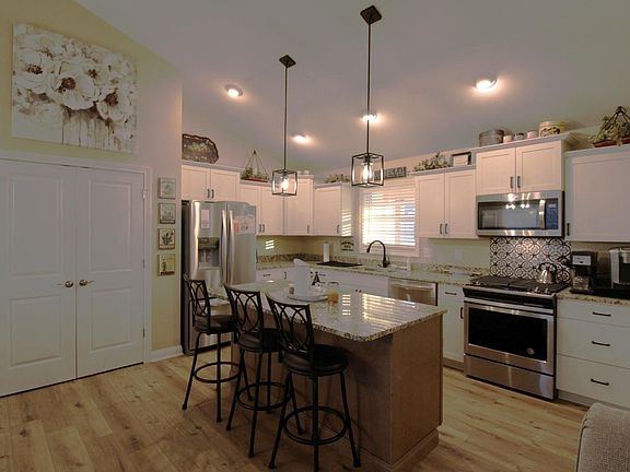 5th image of 2518 W Susan Dr