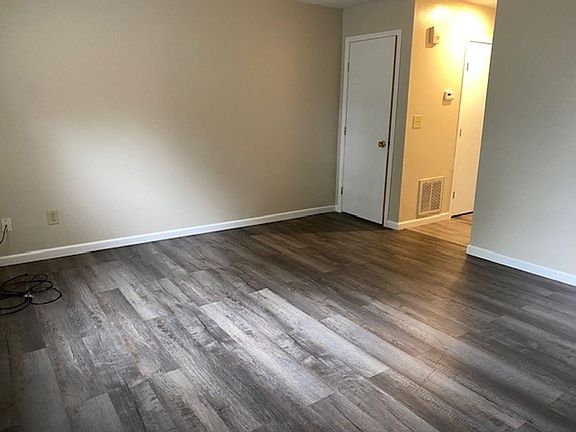5th image of 151 S Aurora St #157