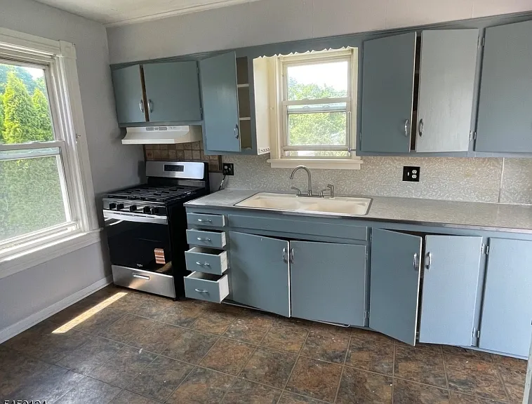 597 Belvidere Rd #2 — Photo 2
